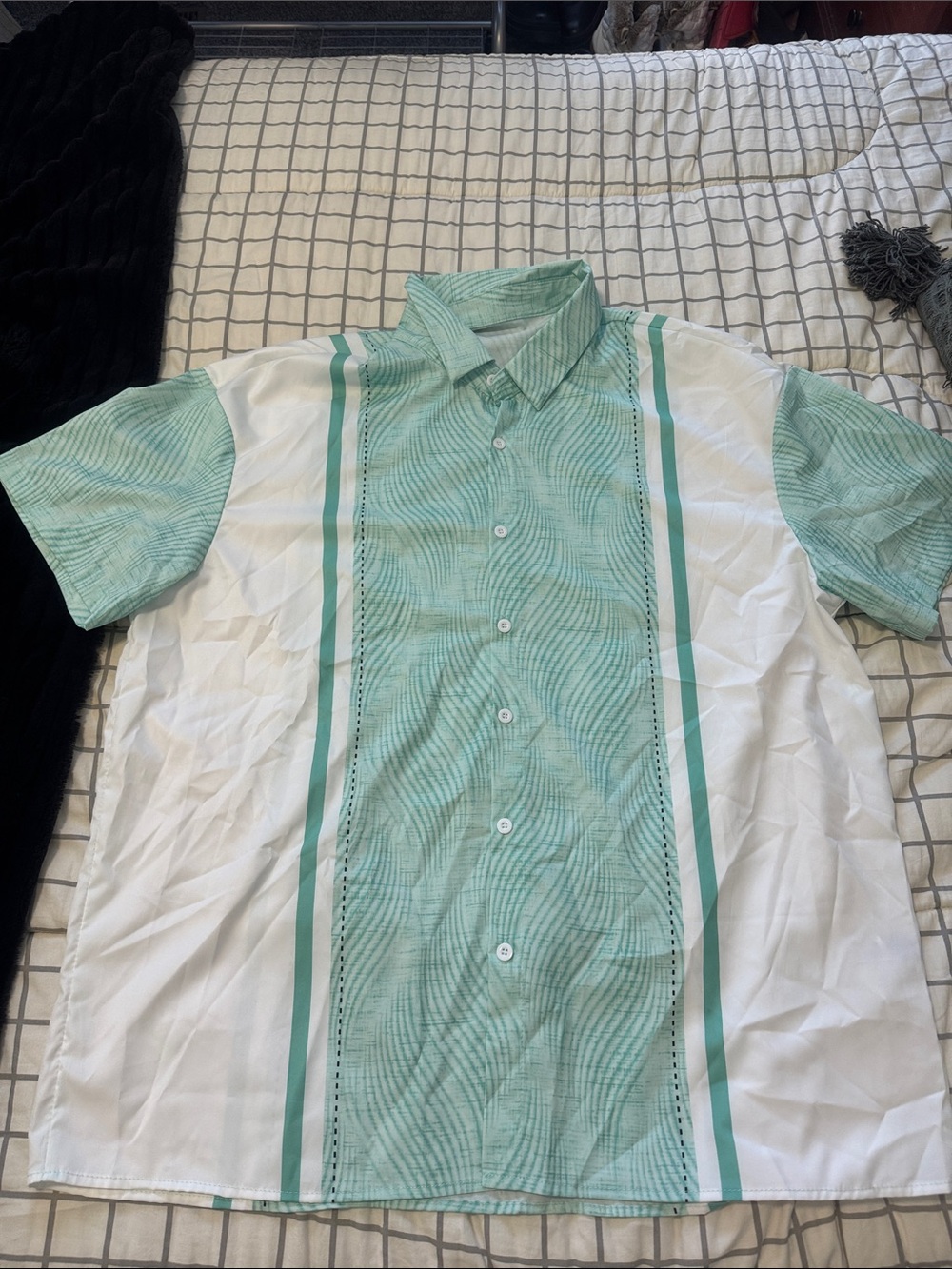 Men's Short-Sleeve Mint & White Button-Down Shirt